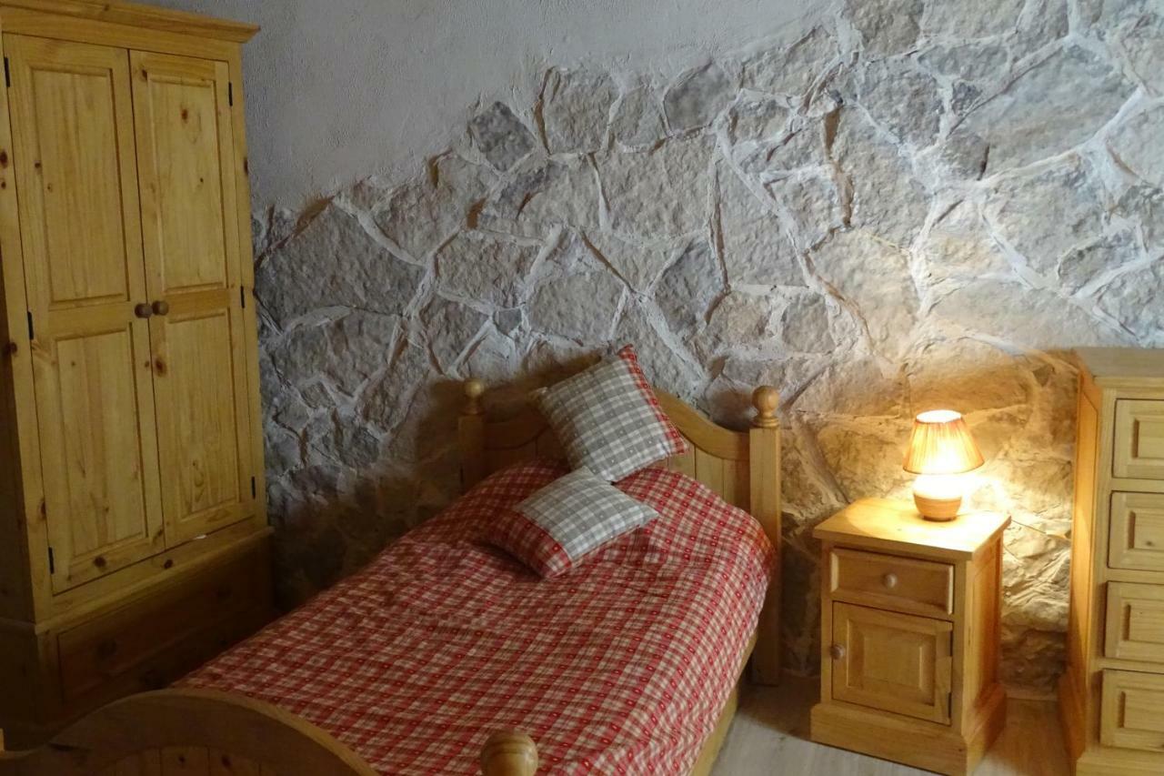 Gites Les Costoliers Châteauneuf-Miravail Dış mekan fotoğraf
